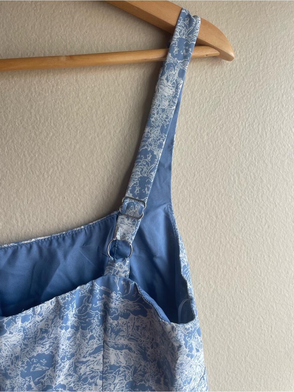 New Lulu's Women Blue and White Floral Midi Dress Size Medium - Picture 7 of 11